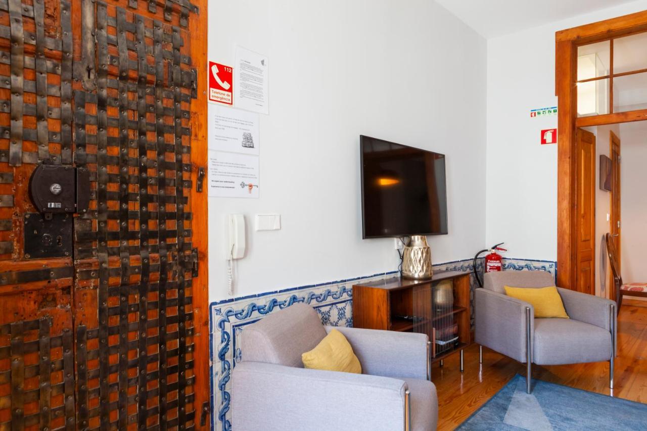 Alfama Terrace Apartment With Authentic XVIII Tiles And Historic Notes 3 Bedrooms & 2 Bathrooms Ac Lisbona Esterno foto