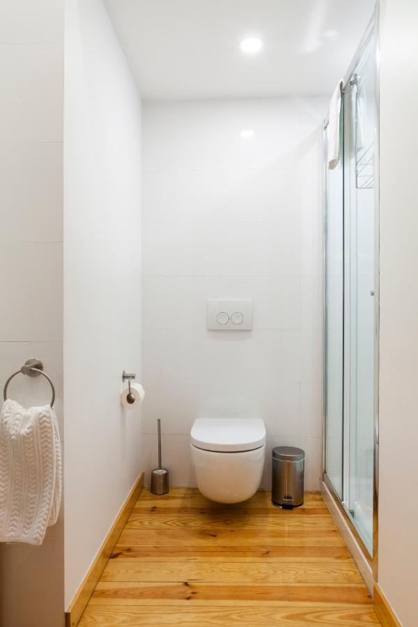 Alfama Terrace Apartment With Authentic XVIII Tiles And Historic Notes 3 Bedrooms & 2 Bathrooms Ac Lisbona Esterno foto