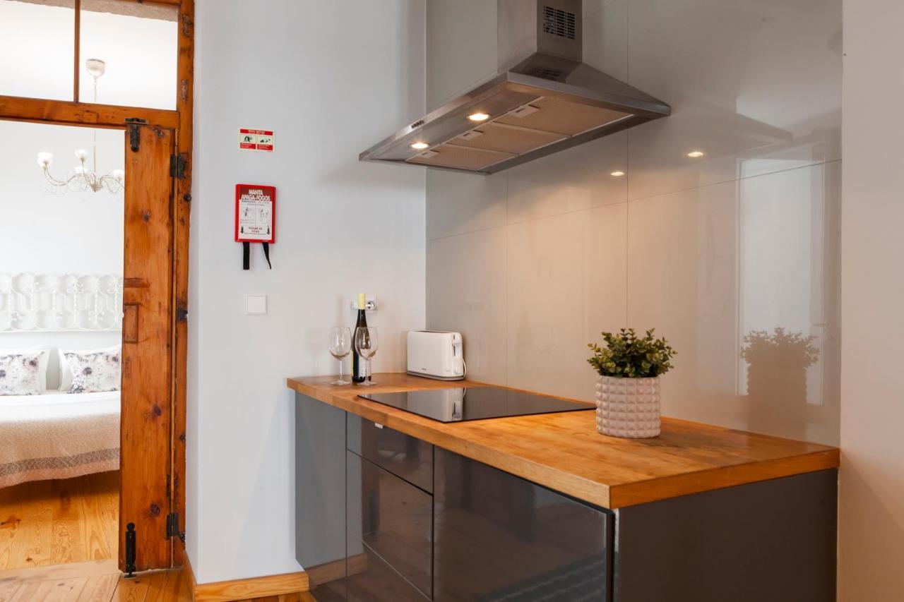 Alfama Terrace Apartment With Authentic XVIII Tiles And Historic Notes 3 Bedrooms & 2 Bathrooms Ac Lisbona Esterno foto