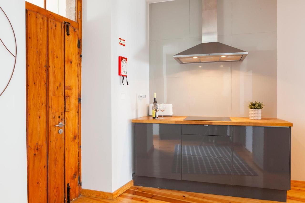 Alfama Terrace Apartment With Authentic XVIII Tiles And Historic Notes 3 Bedrooms & 2 Bathrooms Ac Lisbona Esterno foto